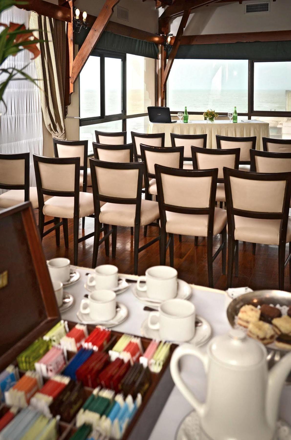 Hotel Presidente Mar del Plata Buitenkant foto